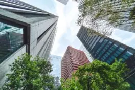 大手企業・有名企業で働く