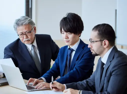 単価交渉に立ちあって自身をアピール・交渉しているイメージ